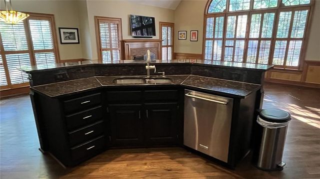 1251 Bridgewater Walk, Snellville, GA 30078