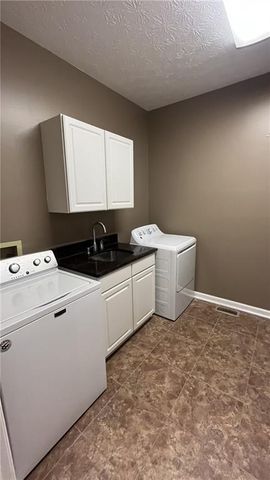 1251 Bridgewater Walk, Snellville, GA 30078