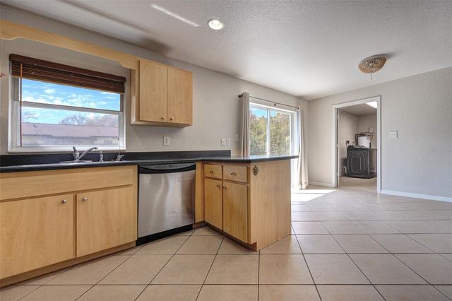 569 SIDNEY DRIVE, Lake Helen, FL 32744