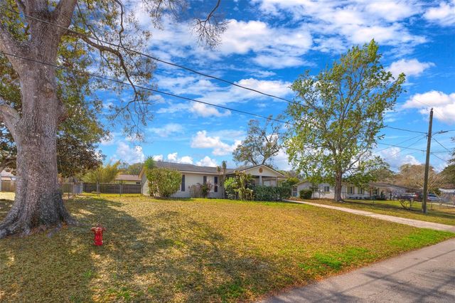 569 SIDNEY DRIVE, Lake Helen, FL 32744