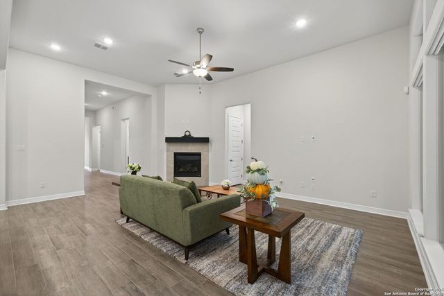 123 Low Meadow, Universal City, TX 78148