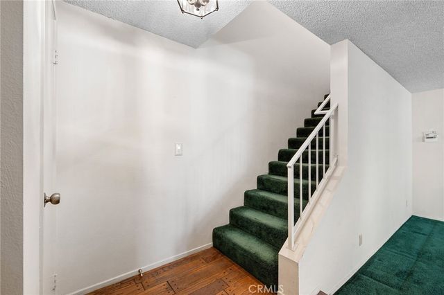 9555 Via Venezia, Burbank, CA 91504