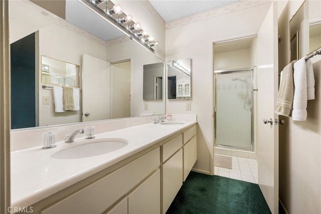 9555 Via Venezia, Burbank, CA 91504