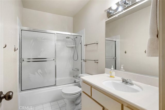 9555 Via Venezia, Burbank, CA 91504