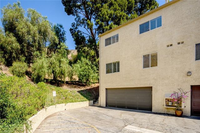 9555 Via Venezia, Burbank, CA 91504