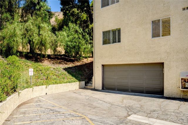 9555 Via Venezia, Burbank, CA 91504