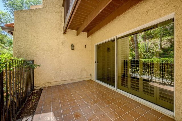 9555 Via Venezia, Burbank, CA 91504