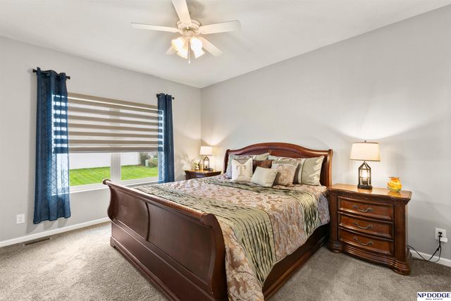 20861 Camelback Avenue, Gretna, NE 68028