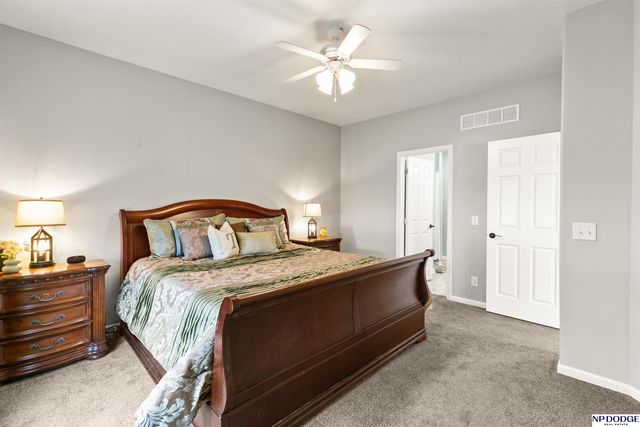 20861 Camelback Avenue, Gretna, NE 68028