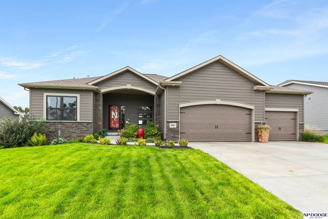 20861 Camelback Avenue, Gretna, NE 68028