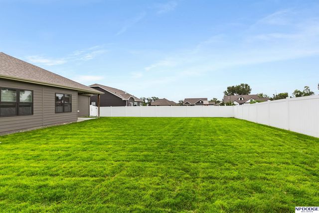 20861 Camelback Avenue, Gretna, NE 68028