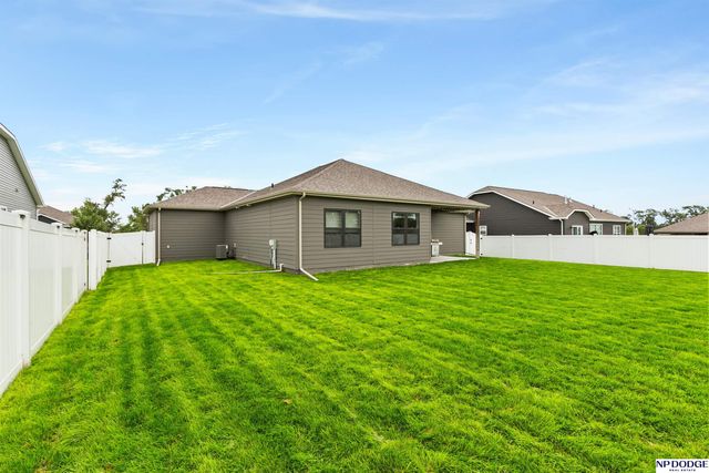 20861 Camelback Avenue, Gretna, NE 68028