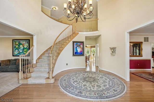 2 Fairway Dr, Readington Twp., NJ 08889