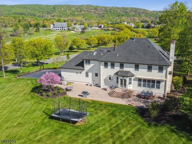 2 Fairway Dr, Readington Twp., NJ 08889