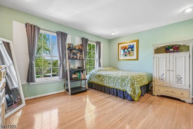 2 Fairway Dr, Readington Twp., NJ 08889