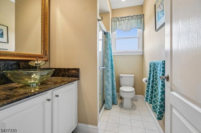 2 Fairway Dr, Readington Twp., NJ 08889