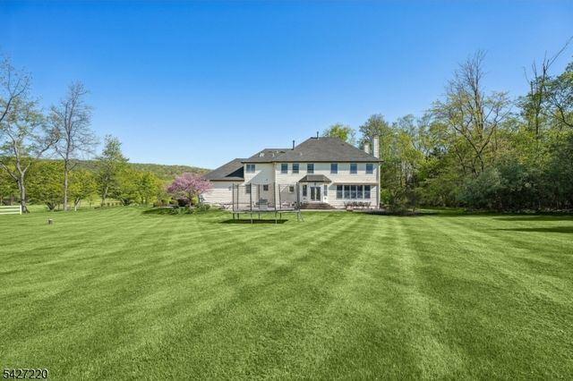 2 Fairway Dr, Readington Twp., NJ 08889