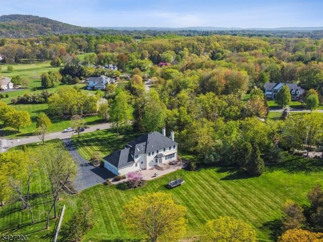2 Fairway Dr, Readington Twp., NJ 08889