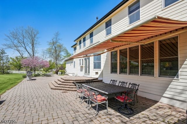 2 Fairway Dr, Readington Twp., NJ 08889