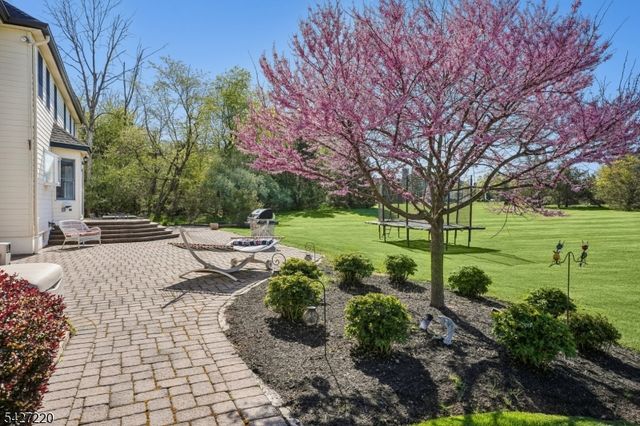 2 Fairway Dr, Readington Twp., NJ 08889