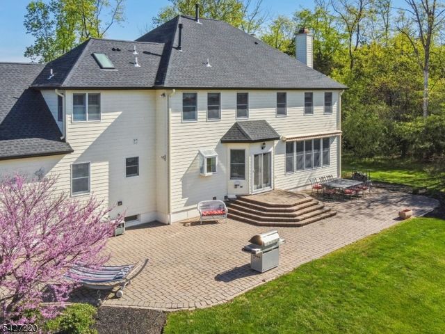 2 Fairway Dr, Readington Twp., NJ 08889