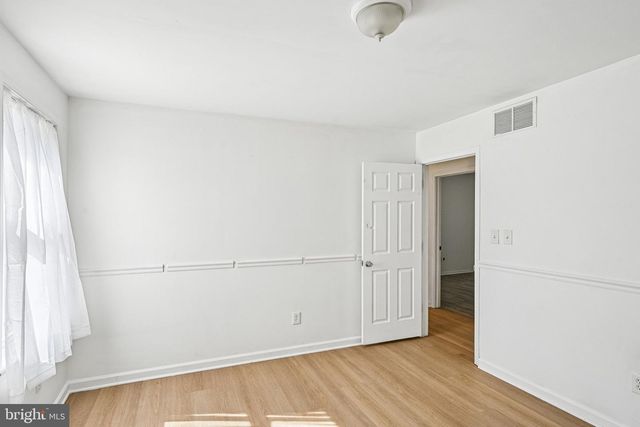 122 WALKER AVE, West Berlin, NJ 08091