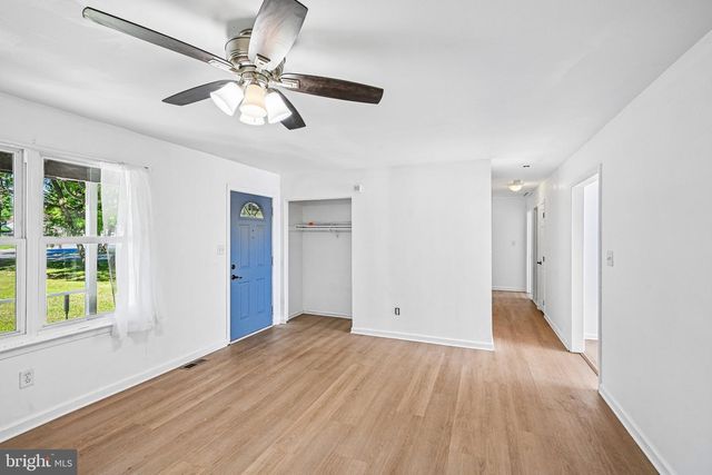 122 WALKER AVE, West Berlin, NJ 08091
