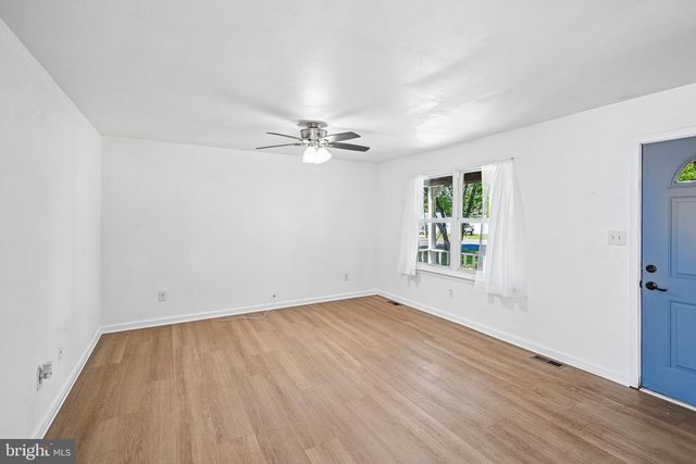 122 WALKER AVE, West Berlin, NJ 08091