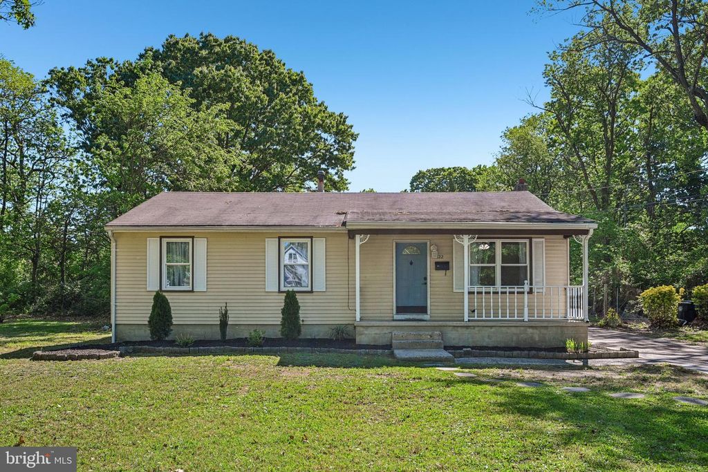 122 WALKER AVE, West Berlin, NJ 08091