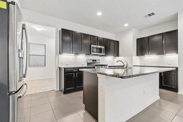 533 Sweetwood LN, Leander, TX 78641