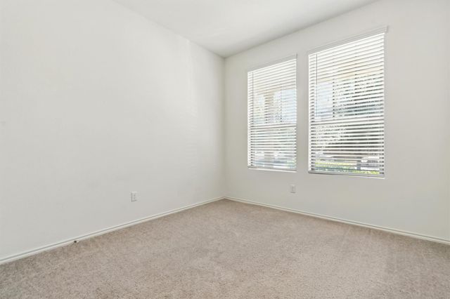 533 Sweetwood LN, Leander, TX 78641