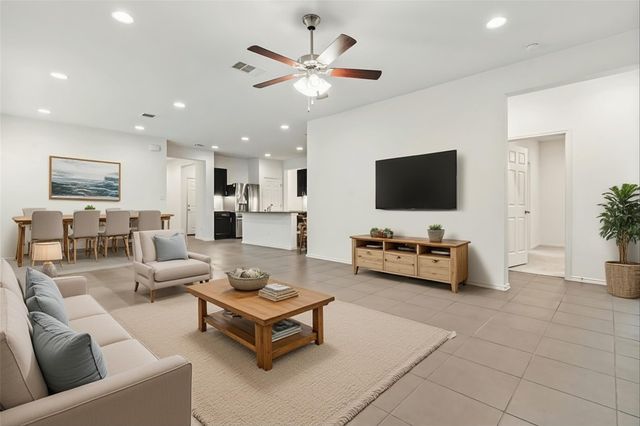 533 Sweetwood LN, Leander, TX 78641