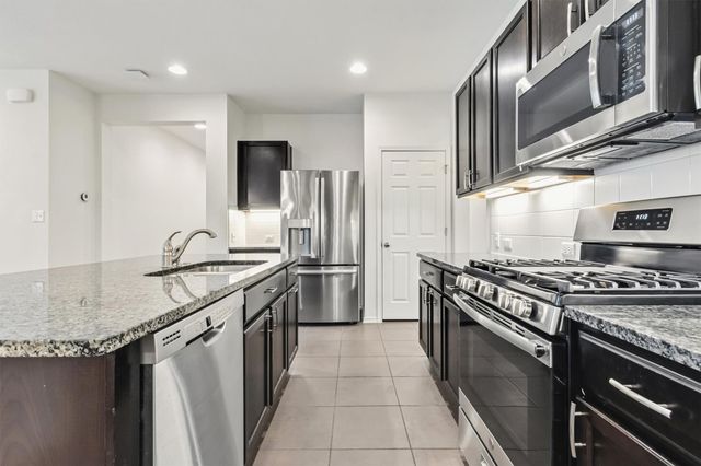 533 Sweetwood LN, Leander, TX 78641