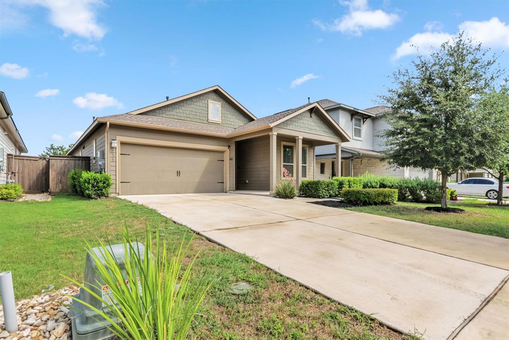 533 Sweetwood LN, Leander, TX 78641