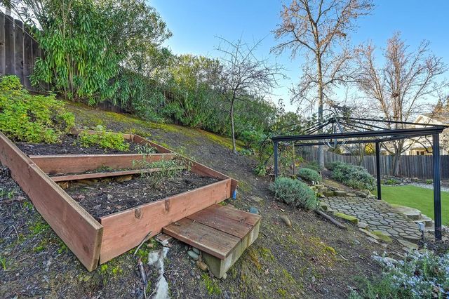 4734 Castana Dr, Cameron Park, CA 95682