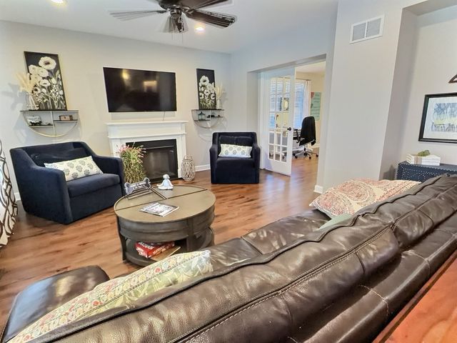 10711 S Artesian Avenue, Chicago, IL 60655