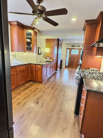 10711 S Artesian Avenue, Chicago, IL 60655