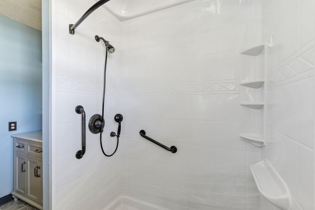 641 119th Avenue NE, Blaine, MN 55434