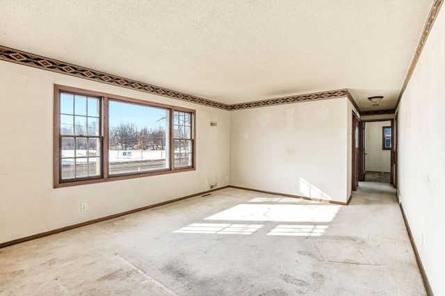 641 119th Avenue NE, Blaine, MN 55434