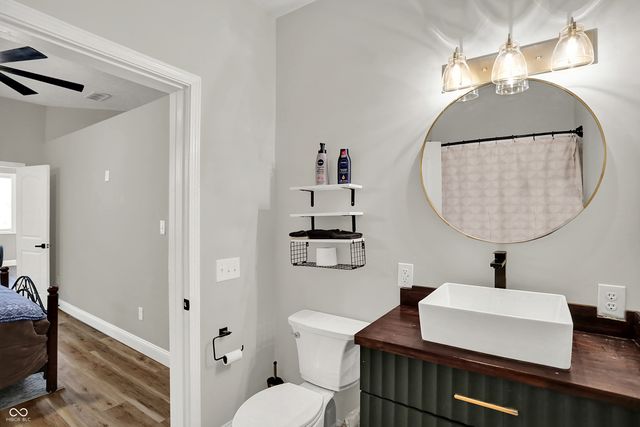 1300 S B Street, Elwood, IN 46036