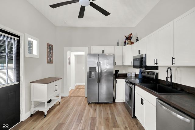 1300 S B Street, Elwood, IN 46036