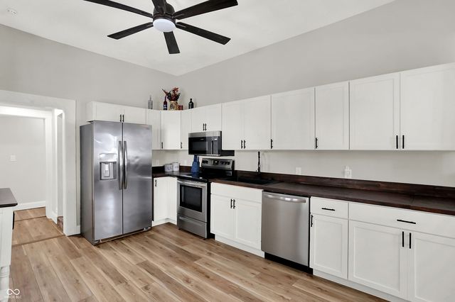 1300 S B Street, Elwood, IN 46036