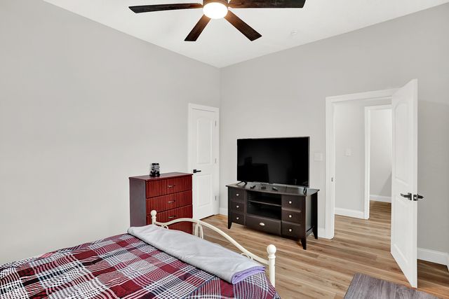 1300 S B Street, Elwood, IN 46036