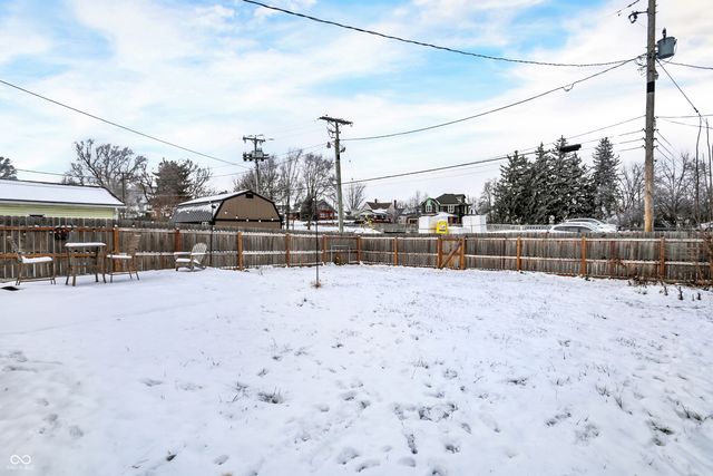 1300 S B Street, Elwood, IN 46036