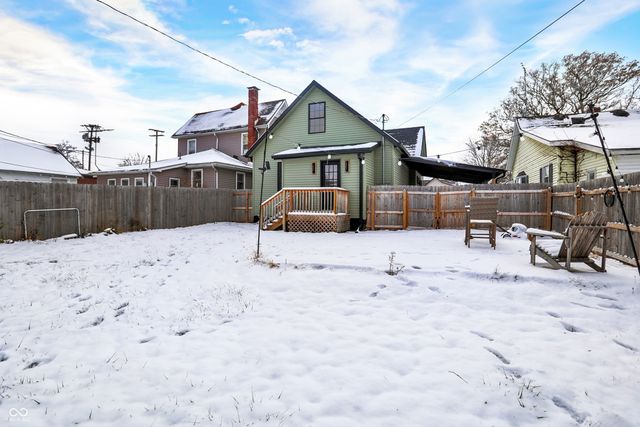 1300 S B Street, Elwood, IN 46036