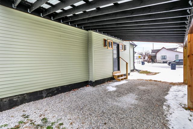 1300 S B Street, Elwood, IN 46036