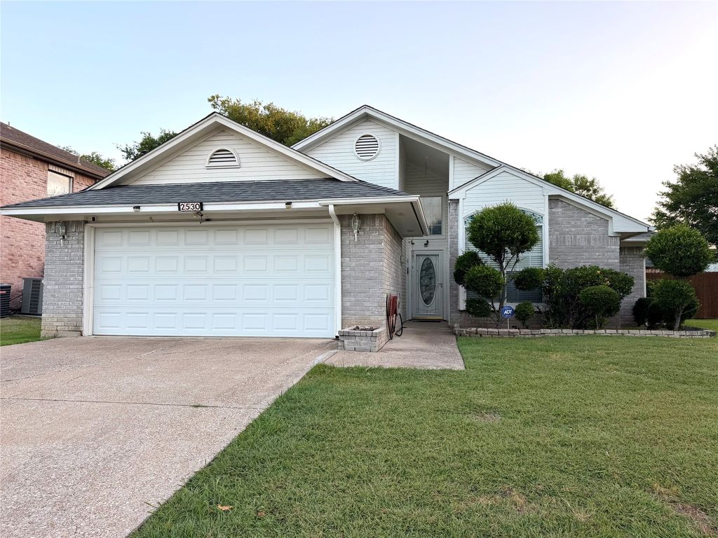 2530 Stresa Lane, Grand Prairie, TX 75052
