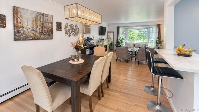 28 Pike Place, Mahopac, NY 10541
