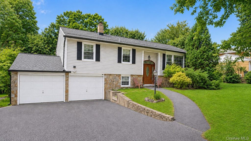 28 Pike Place, Mahopac, NY 10541 — exterior