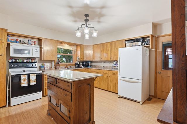 114 Main Street, Holland, IA 50642